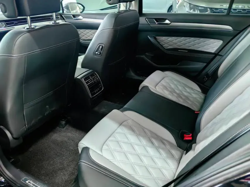 2023 Volkswagen Magotan 1.4T 150HP L4 7DCT,autocango,china used car exporter,china ev exporter,chinese used car exporter,chinese used ev exporter