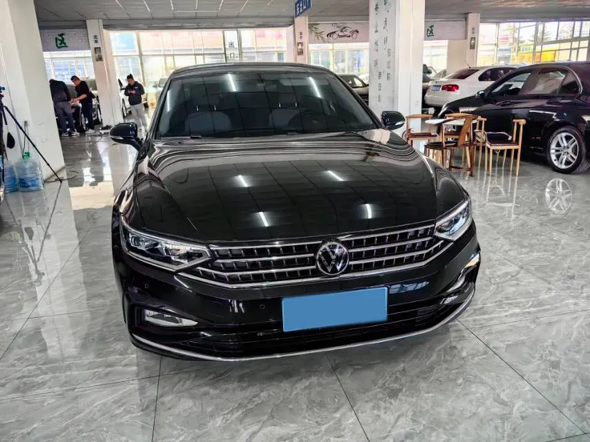 2023 Volkswagen Magotan 1.4T 150HP L4 7DCT,autocango,china used car exporter,china ev exporter,chinese used car exporter,chinese used ev exporter