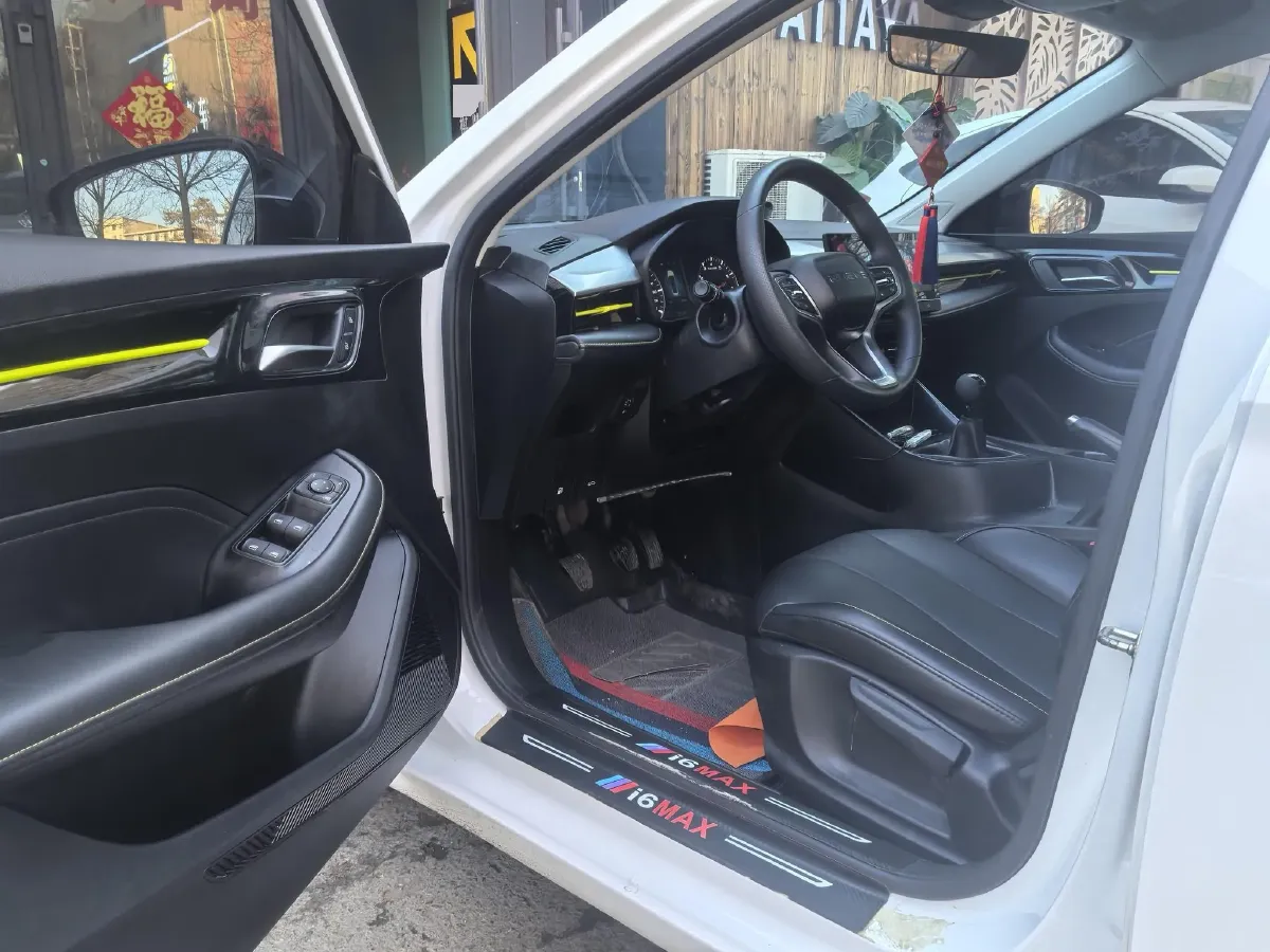 2021 Roewe i5 1.5L 120HP L4 5MT,autocango,china used car exporter,china ev exporter,chinese used car exporter,chinese used ev exporter