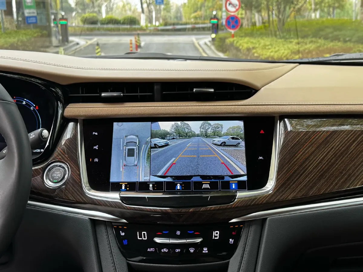 2025 Cadillac XT6 2.0T 237HP L4 9AT,autocango,china used car exporter,china ev exporter,chinese used car exporter,chinese used ev exporter