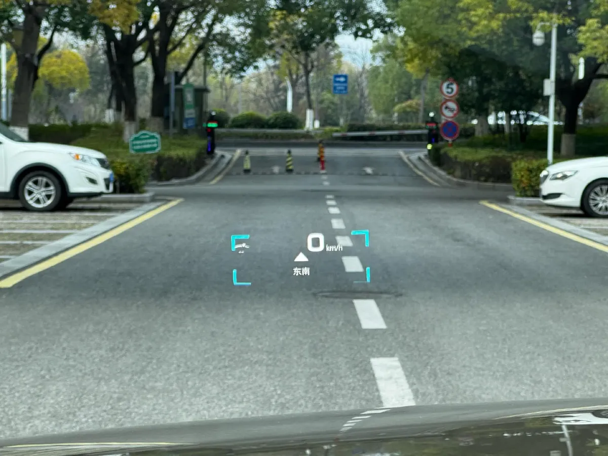 2025 Cadillac XT6 2.0T 237HP L4 9AT,autocango,china used car exporter,china ev exporter,chinese used car exporter,chinese used ev exporter