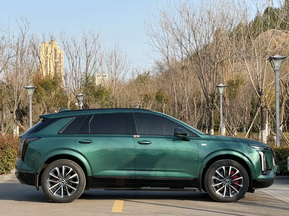 2025 Cadillac XT5 2.0T 237HP L4 9AT,autocango,china used car exporter,china ev exporter,chinese used car exporter,chinese used ev exporter