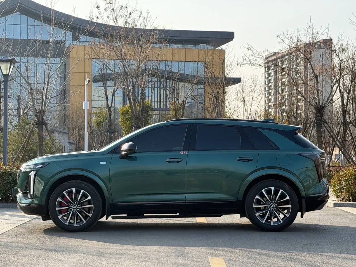 2025 Cadillac XT5 2.0T 237HP L4 9AT,autocango,china used car exporter,china ev exporter,chinese used car exporter,chinese used ev exporter