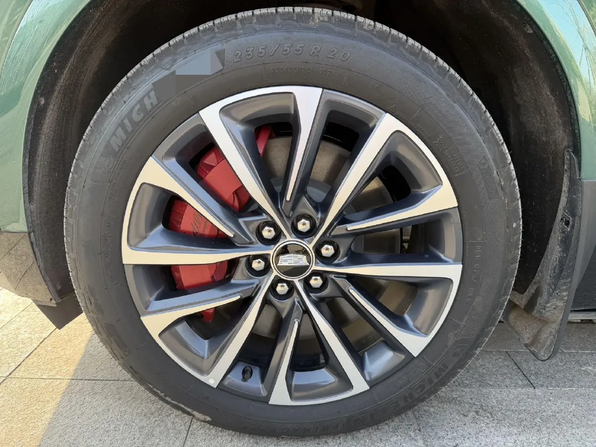 2025 Cadillac XT5 2.0T 237HP L4 9AT,autocango,china used car exporter,china ev exporter,chinese used car exporter,chinese used ev exporter