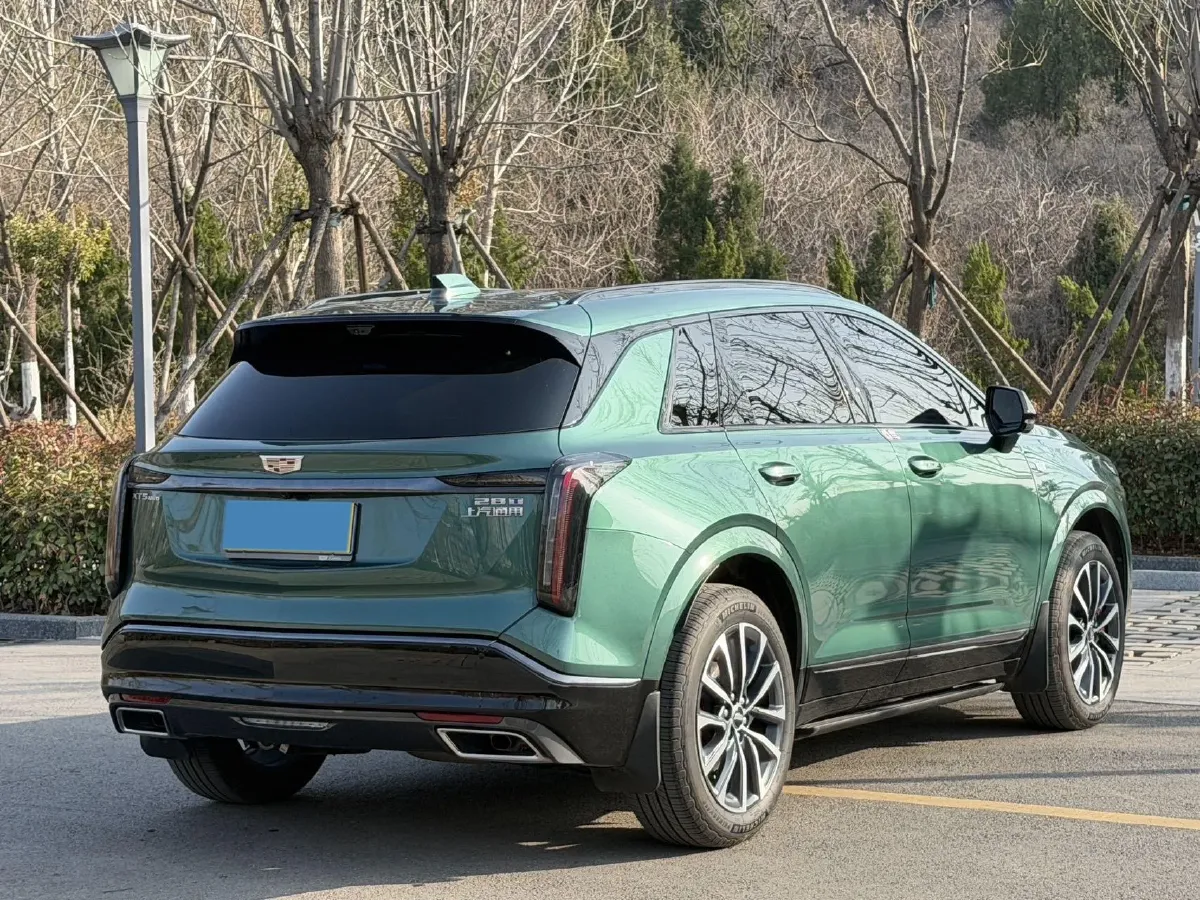 2025 Cadillac XT5 2.0T 237HP L4 9AT,autocango,china used car exporter,china ev exporter,chinese used car exporter,chinese used ev exporter