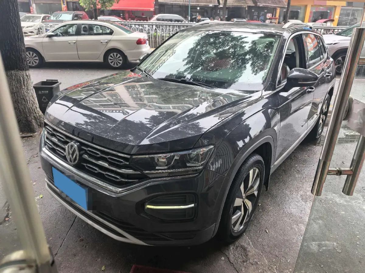 2019 Jeep Cherokee 2.0T 234HP L4 9AT,autocango,china used car exporter,china ev exporter,chinese used car exporter,chinese used ev exporter