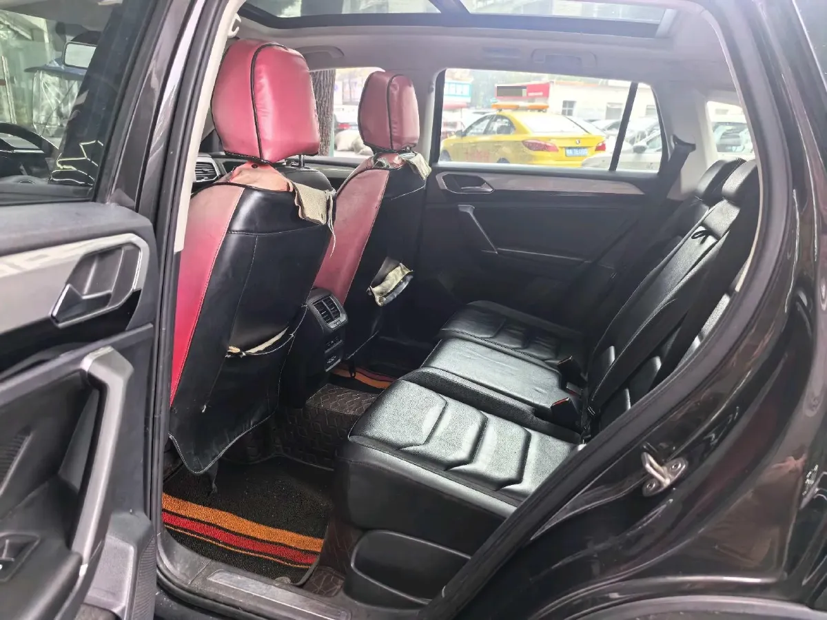 2019 Jeep Cherokee 2.0T 234HP L4 9AT,autocango,china used car exporter,china ev exporter,chinese used car exporter,chinese used ev exporter