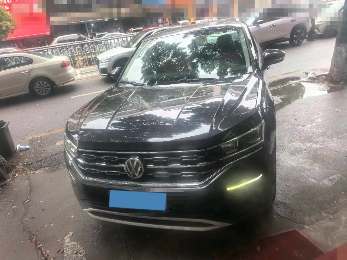 2019 Jeep Cherokee 2.0T 234HP L4 9AT,autocango,china used car exporter,china ev exporter,chinese used car exporter,chinese used ev exporter