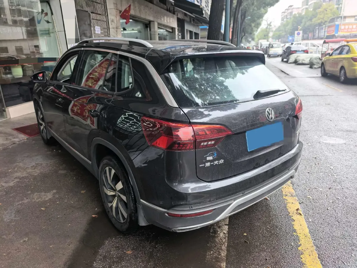 2019 Jeep Cherokee 2.0T 234HP L4 9AT,autocango,china used car exporter,china ev exporter,chinese used car exporter,chinese used ev exporter