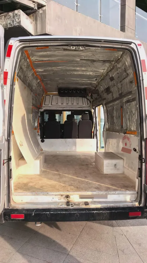 2023 Ford Transit 2.0T 220HP L4 5MT,autocango,china used car exporter,china ev exporter,chinese used car exporter,chinese used ev exporter