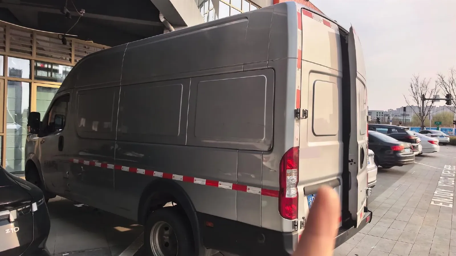 2023 Ford Transit 2.0T 220HP L4 5MT,autocango,china used car exporter,china ev exporter,chinese used car exporter,chinese used ev exporter