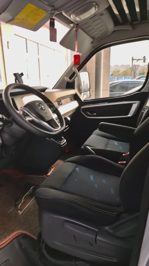 2023 Ford Transit 2.0T 220HP L4 5MT,autocango,china used car exporter,china ev exporter,chinese used car exporter,chinese used ev exporter