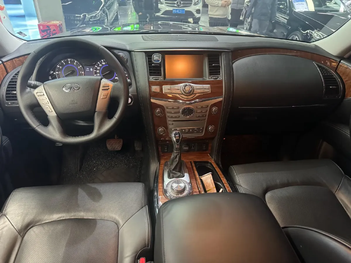 2016 Infiniti QX80 5.6L 398HP V8 7AT,autocango,china used car exporter,china ev exporter,chinese used car exporter,chinese used ev exporter