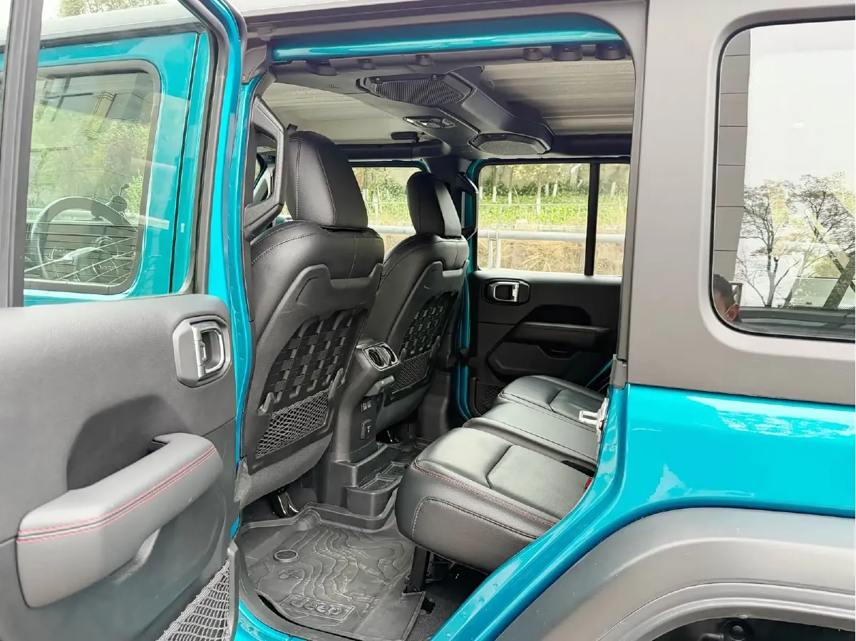 2019 Jeep Wrangler 2.0T 266HP L4 8AT,autocango,china used car exporter,china ev exporter,chinese used car exporter,chinese used ev exporter