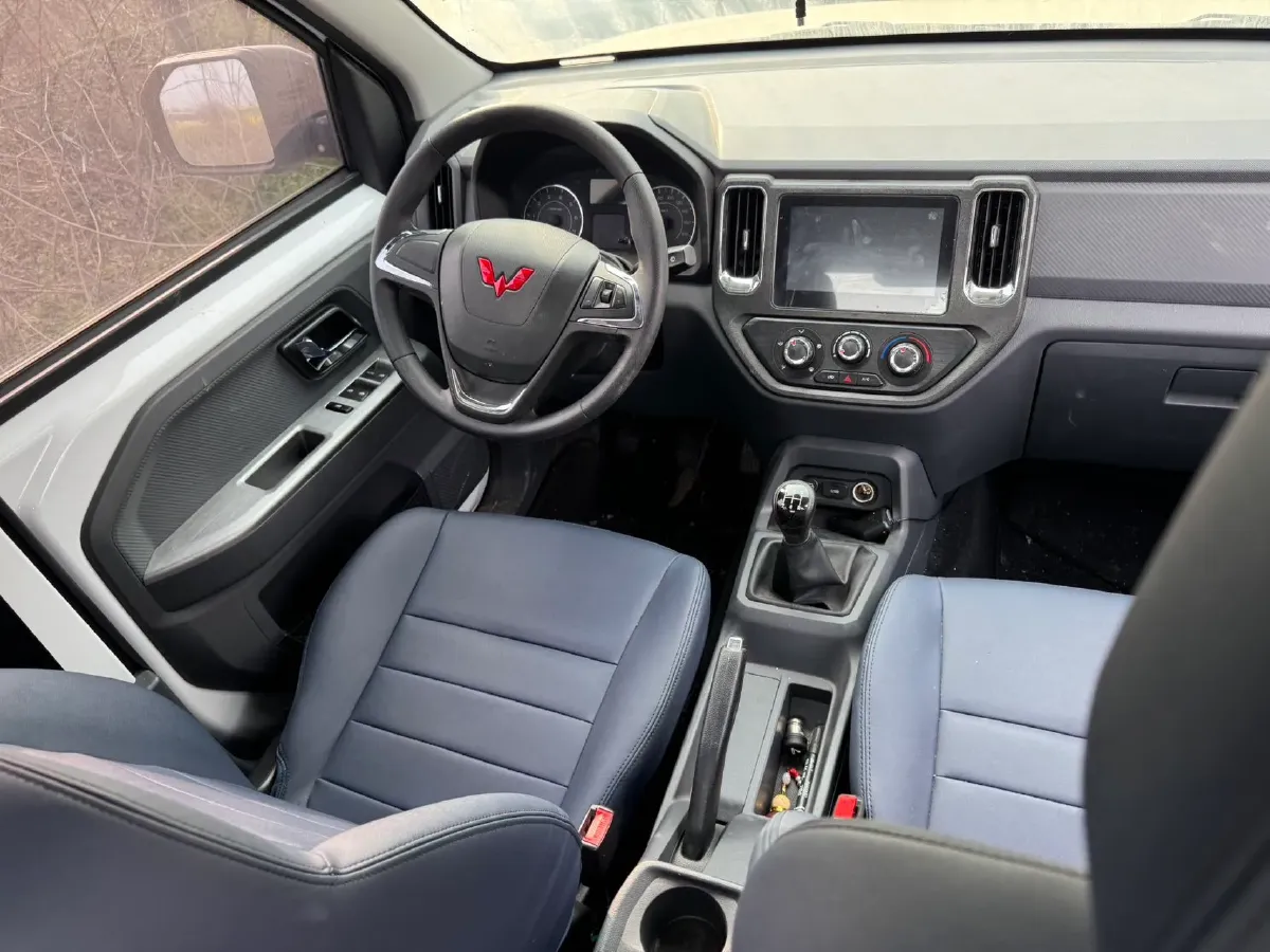 2021 WuLing ZhentTu 1.5L 99HP L4 5MT,autocango,china used car exporter,china ev exporter,chinese used car exporter,chinese used ev exporter