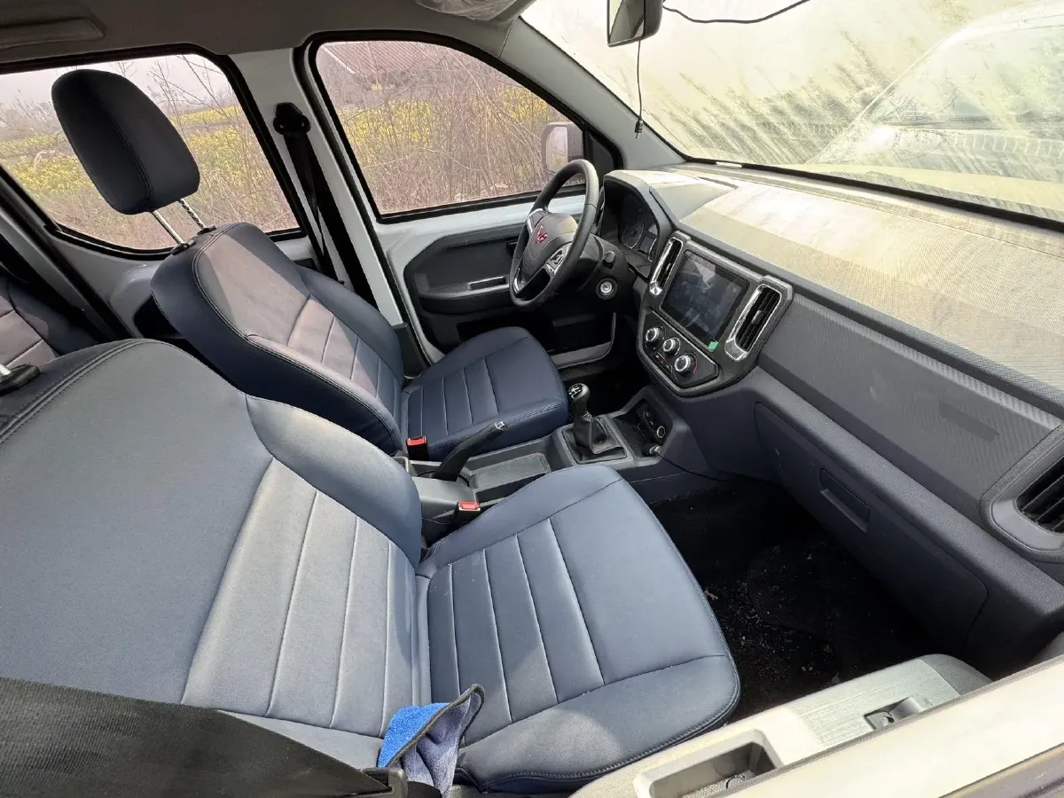 2021 WuLing ZhentTu 1.5L 99HP L4 5MT,autocango,china used car exporter,china ev exporter,chinese used car exporter,chinese used ev exporter