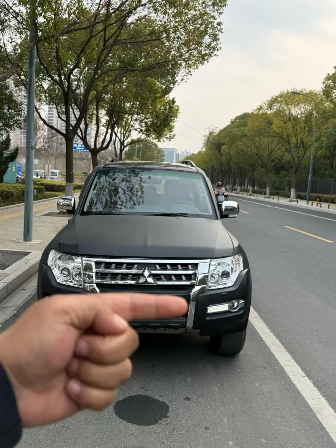 2016 Mitsubishi Pajero 3.0L 174HP V6 5AT,autocango,china used car exporter,china ev exporter,chinese used car exporter,chinese used ev exporter