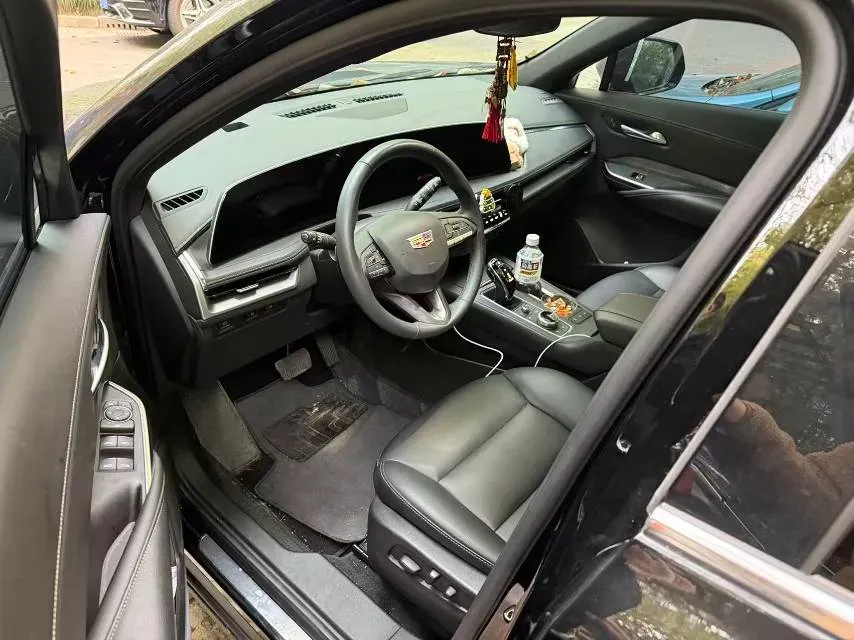 2024 Cadillac XT4 2.0T 237HP L4 9AT,autocango,china used car exporter,china ev exporter,chinese used car exporter,chinese used ev exporter