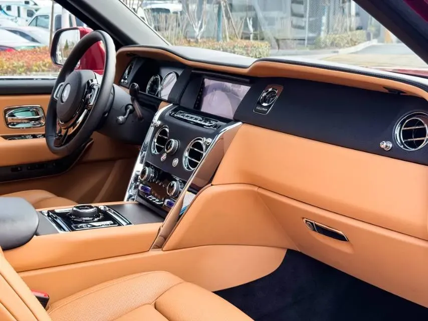 2018 Rolls-Royce Cullinan 6.7T 571HP V12 8AT,autocango,china used car exporter,china ev exporter,chinese used car exporter,chinese used ev exporter