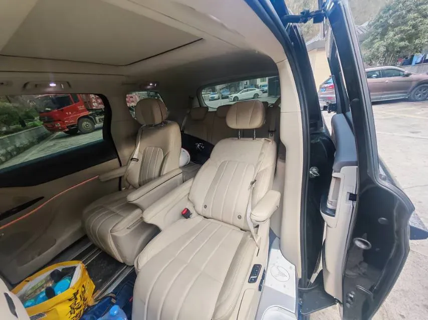 2022 Voyah Dream 1.5T 136HP L4 PHEV 25.57KWH,autocango,china used car exporter,china ev exporter,chinese used car exporter,chinese used ev exporter