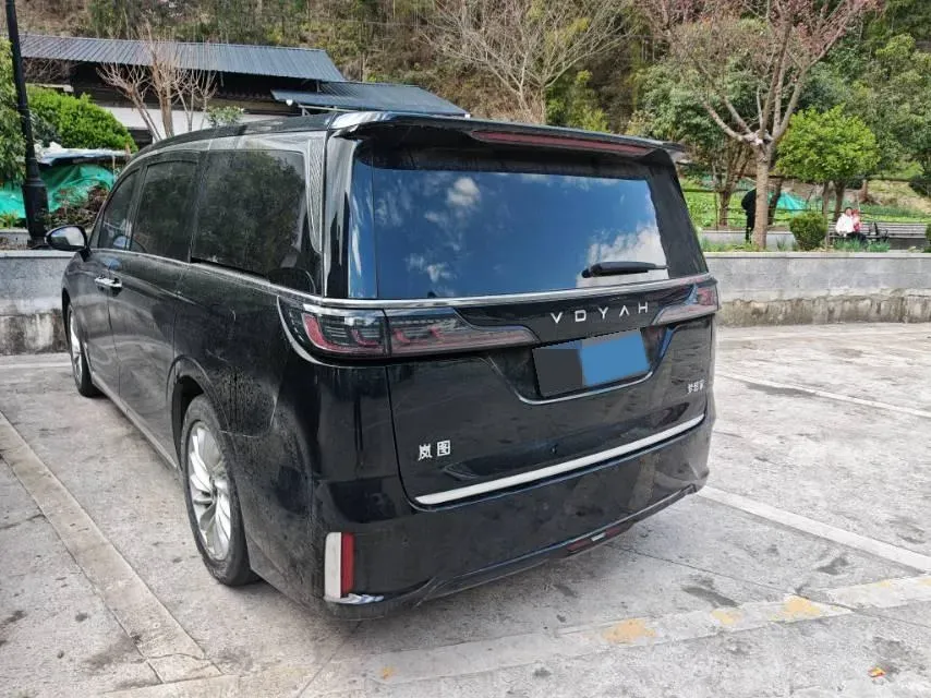 2022 Voyah Dream 1.5T 136HP L4 PHEV 25.57KWH,autocango,china used car exporter,china ev exporter,chinese used car exporter,chinese used ev exporter
