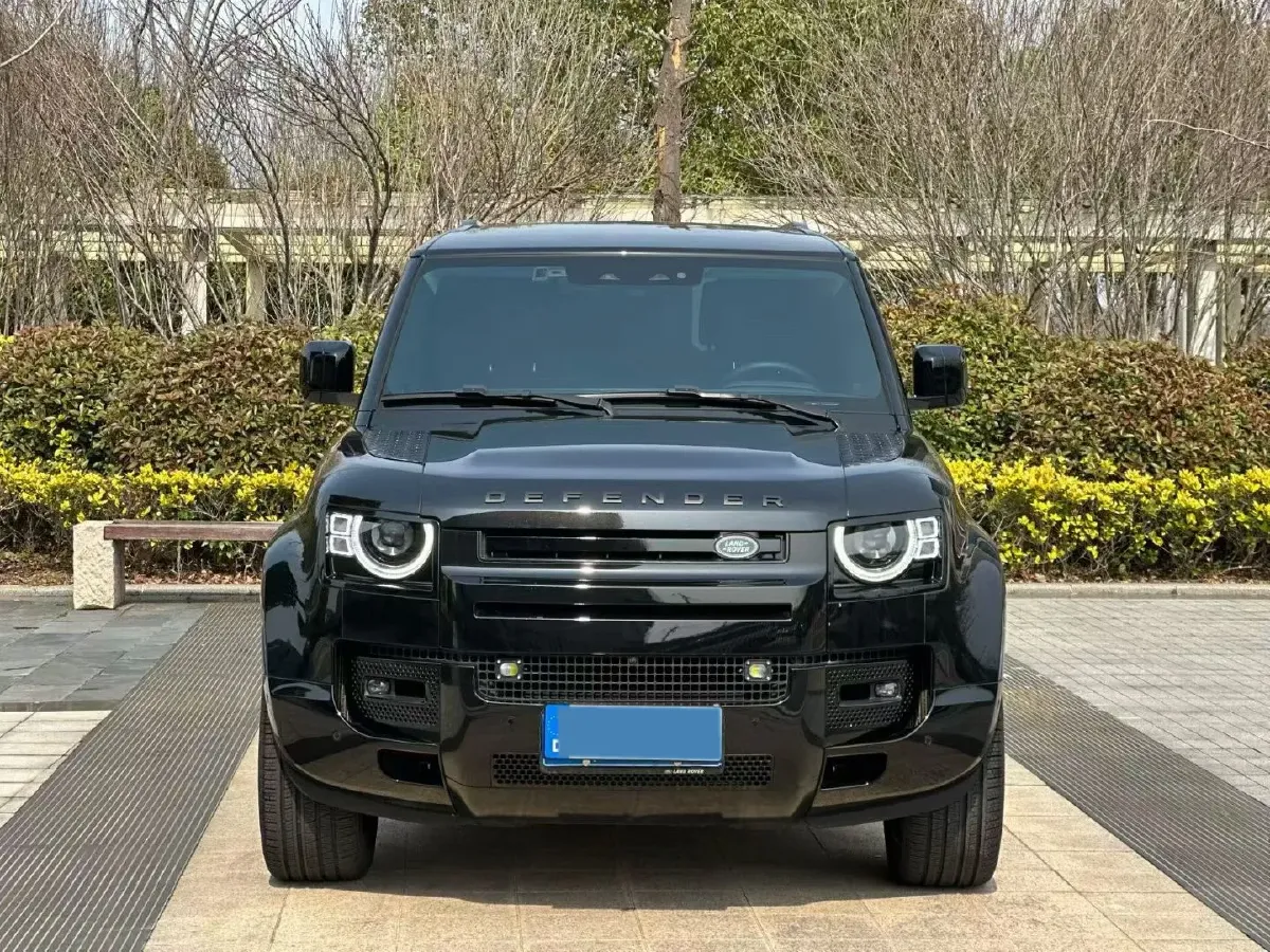 2024 Land Rover Defender 3.0T 400HP L6 8AT,autocango,china used car exporter,china ev exporter,chinese used car exporter,chinese used ev exporter