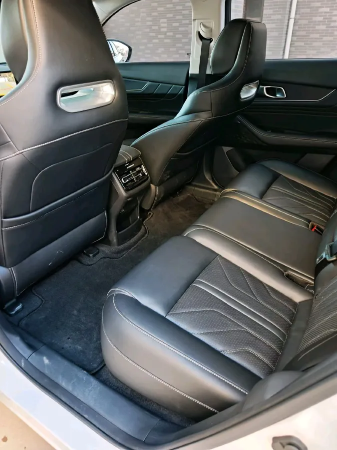 2024 ChangAn UNI-K 2.0T 233HP L4 8AT,autocango,china used car exporter,china ev exporter,chinese used car exporter,chinese used ev exporter