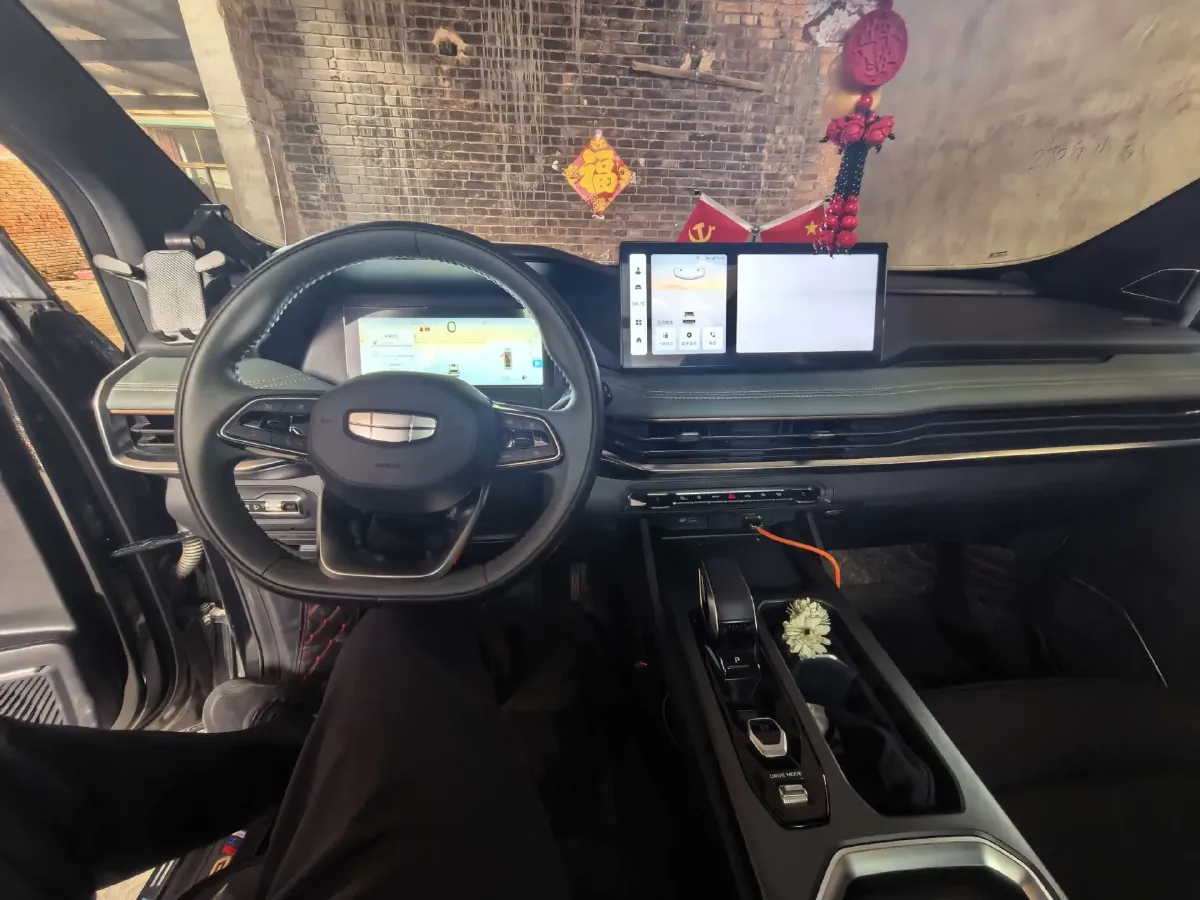 2023 Geely Okavango L 2.0T 218HP L4 7DCT,autocango,china used car exporter,china ev exporter,chinese used car exporter,chinese used ev exporter