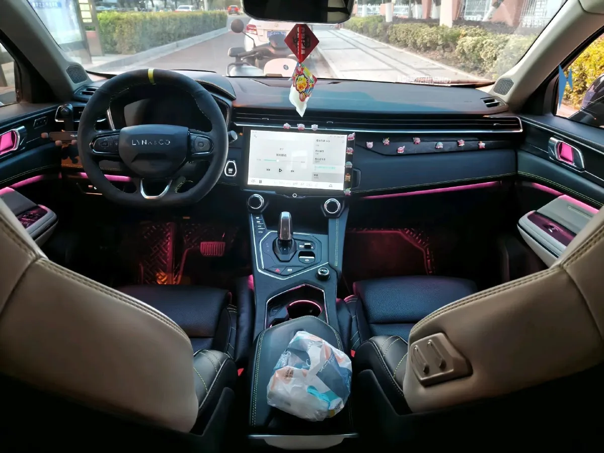 2022 LYNK&CO 05 2.0T 254HP L4 8AT,autocango,china used car exporter,china ev exporter,chinese used car exporter,chinese used ev exporter