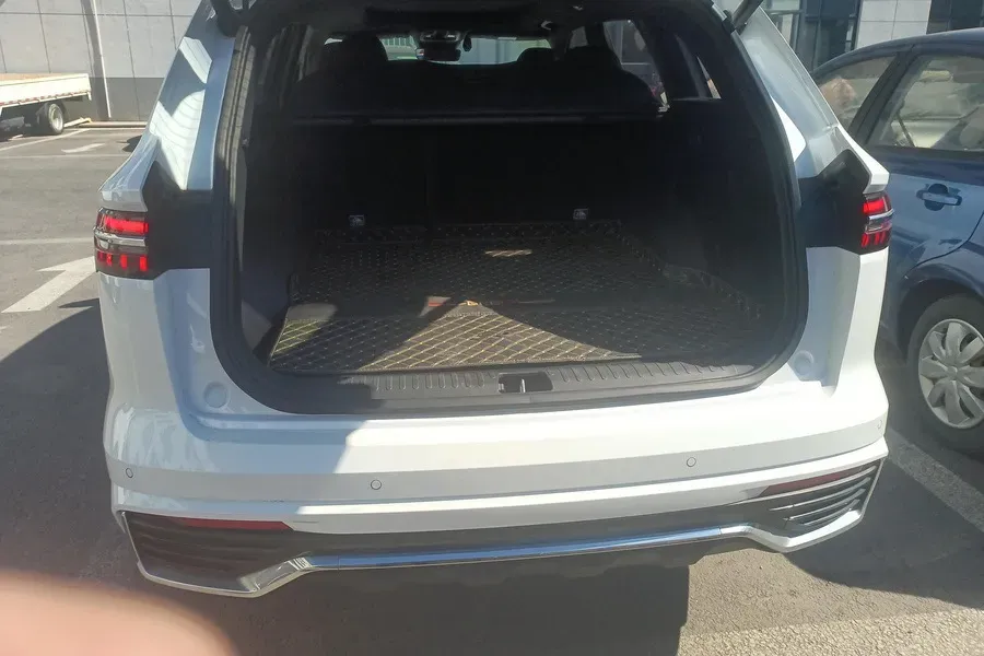 2021 Geely Monjaro 2.0T 238HP L4 8AT,autocango,china used car exporter,china ev exporter,chinese used car exporter,chinese used ev exporter