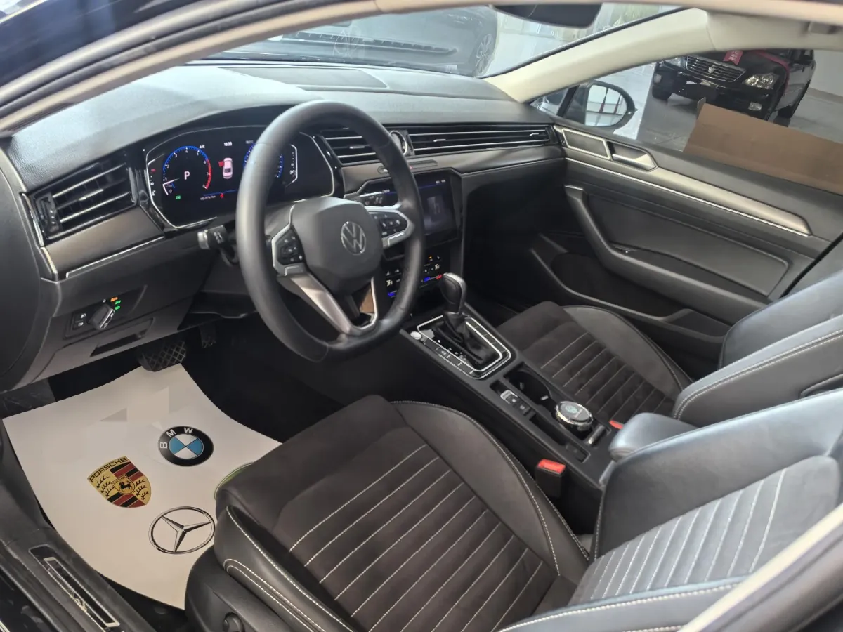 2020 Volkswagen Magotan 2.0T 186HP L4 7DCT,autocango,china used car exporter,china ev exporter,chinese used car exporter,chinese used ev exporter