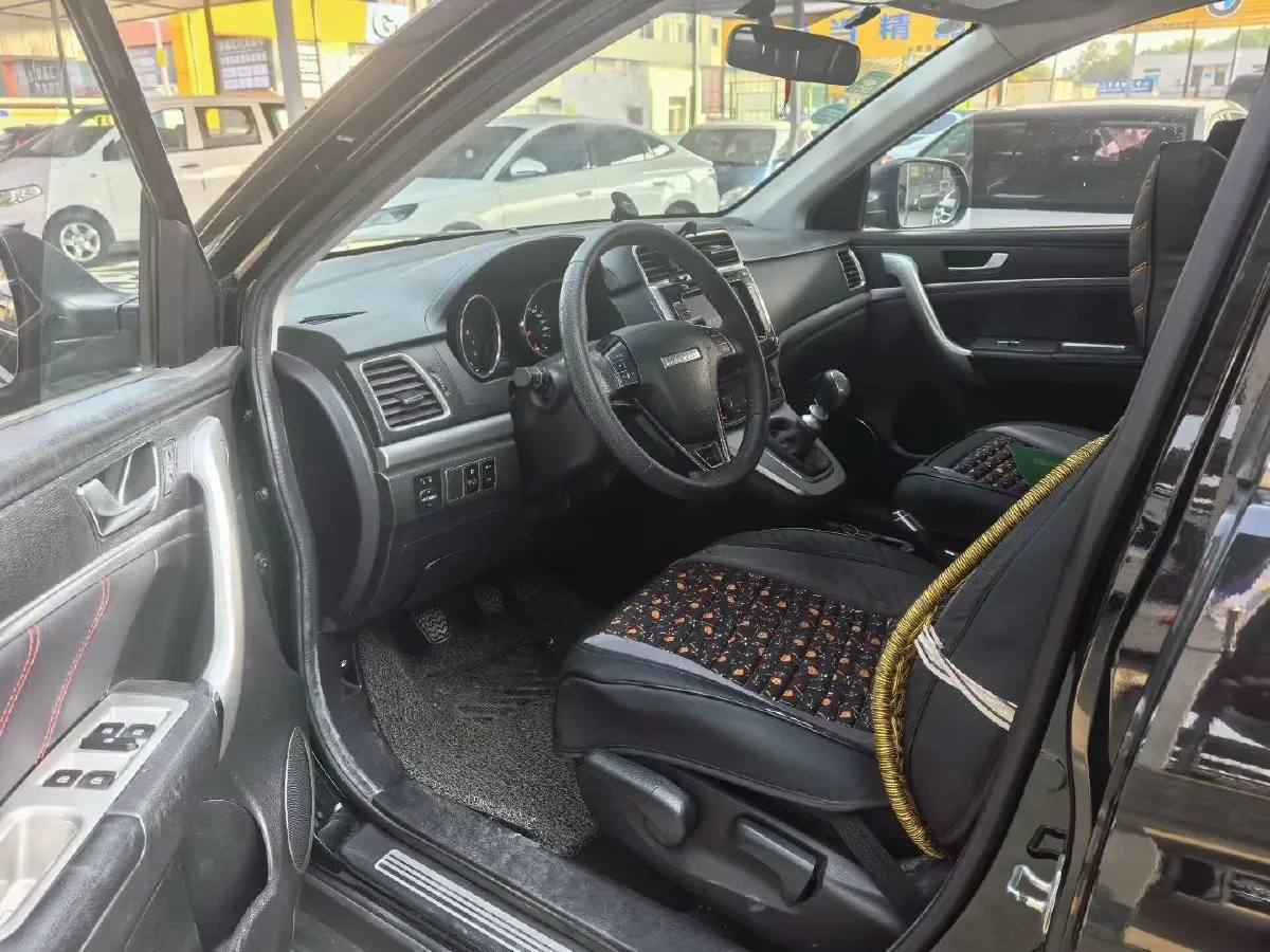 2019 Haval M6 1.5T 150HP L4 6MT,autocango,china used car exporter,china ev exporter,chinese used car exporter,chinese used ev exporter