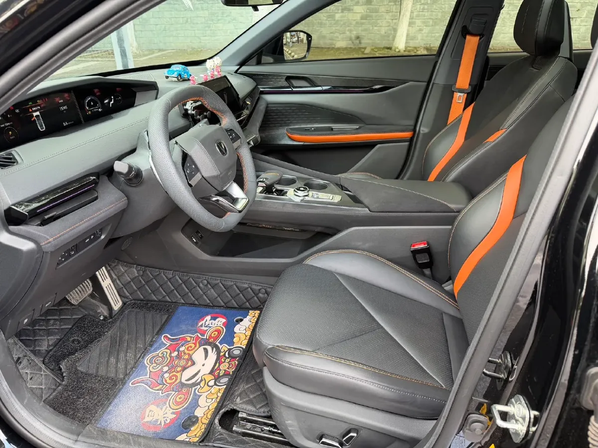 2022 ChangAn UNI-V 1.5T 188HP L4 7DCT,autocango,china used car exporter,china ev exporter,chinese used car exporter,chinese used ev exporter