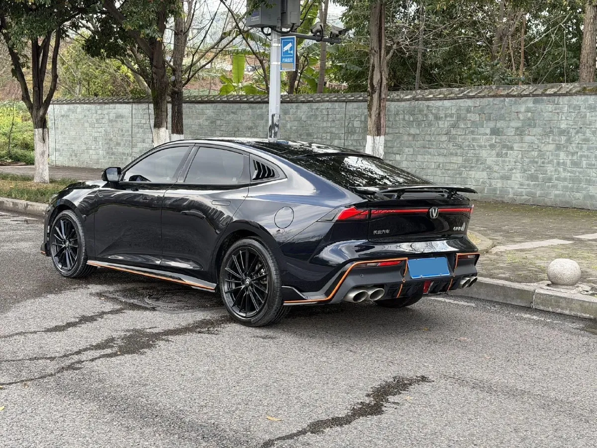 2022 ChangAn UNI-V 1.5T 188HP L4 7DCT,autocango,china used car exporter,china ev exporter,chinese used car exporter,chinese used ev exporter