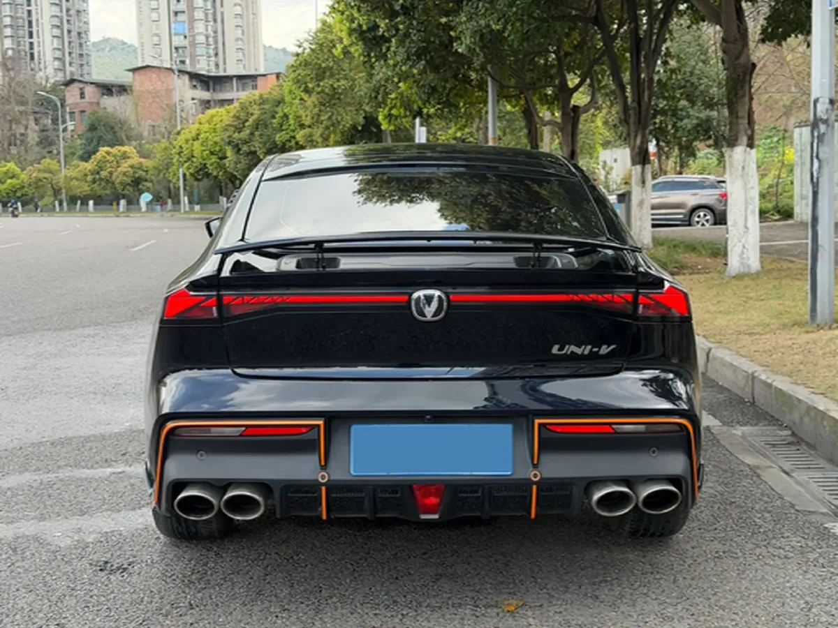 2022 ChangAn UNI-V 1.5T 188HP L4 7DCT,autocango,china used car exporter,china ev exporter,chinese used car exporter,chinese used ev exporter