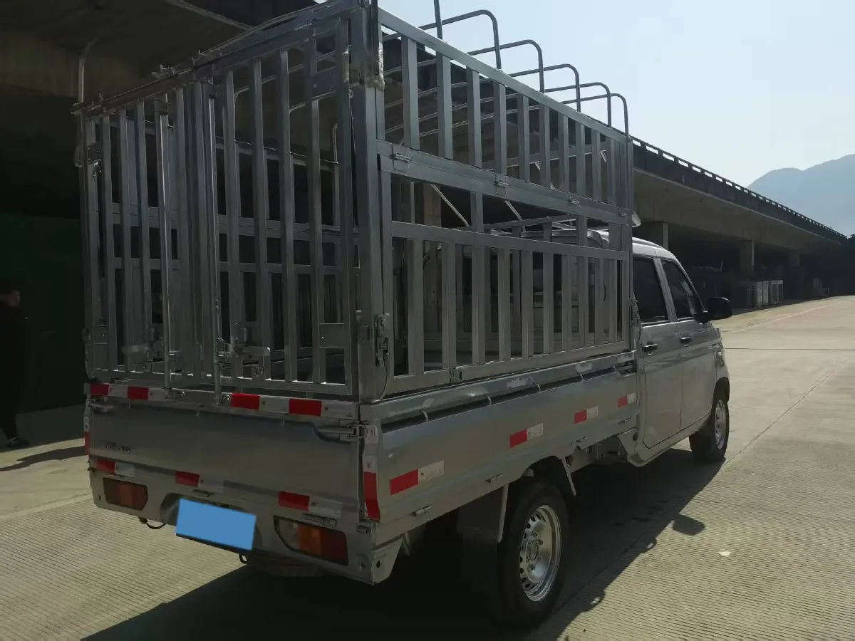 2019 WuLing RongGuang New Truck 1.5L 107HP L4 5MT,autocango,china used car exporter,china ev exporter,chinese used car exporter,chinese used ev exporter