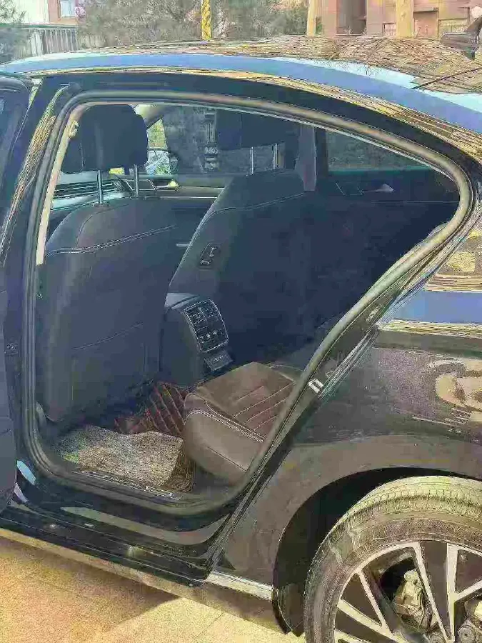 2020 Volkswagen Magotan 2.0T 186HP L4 7DCT,autocango,china used car exporter,china ev exporter,chinese used car exporter,chinese used ev exporter