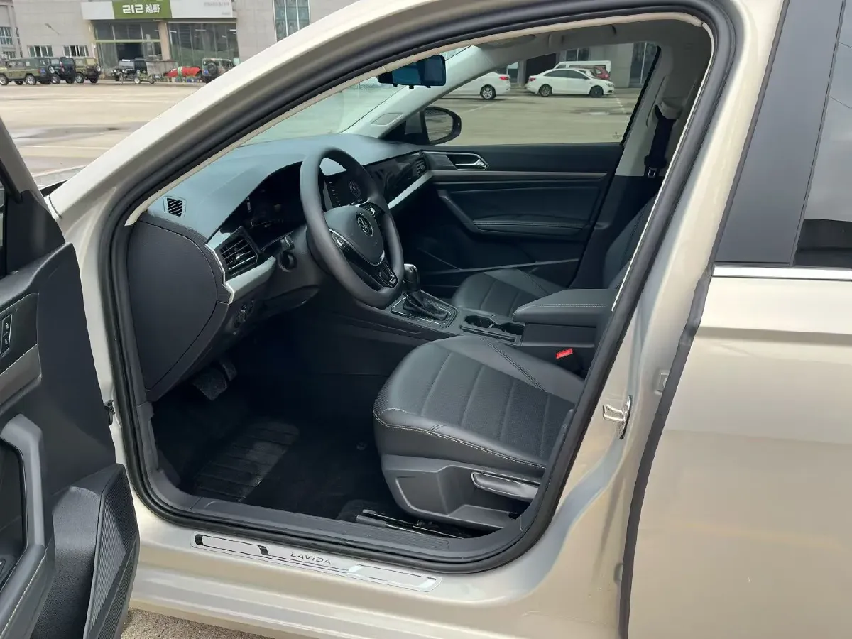 2021 Volkswagen Lavida 1.5L 113HP L4 6AT,autocango,china used car exporter,china ev exporter,chinese used car exporter,chinese used ev exporter