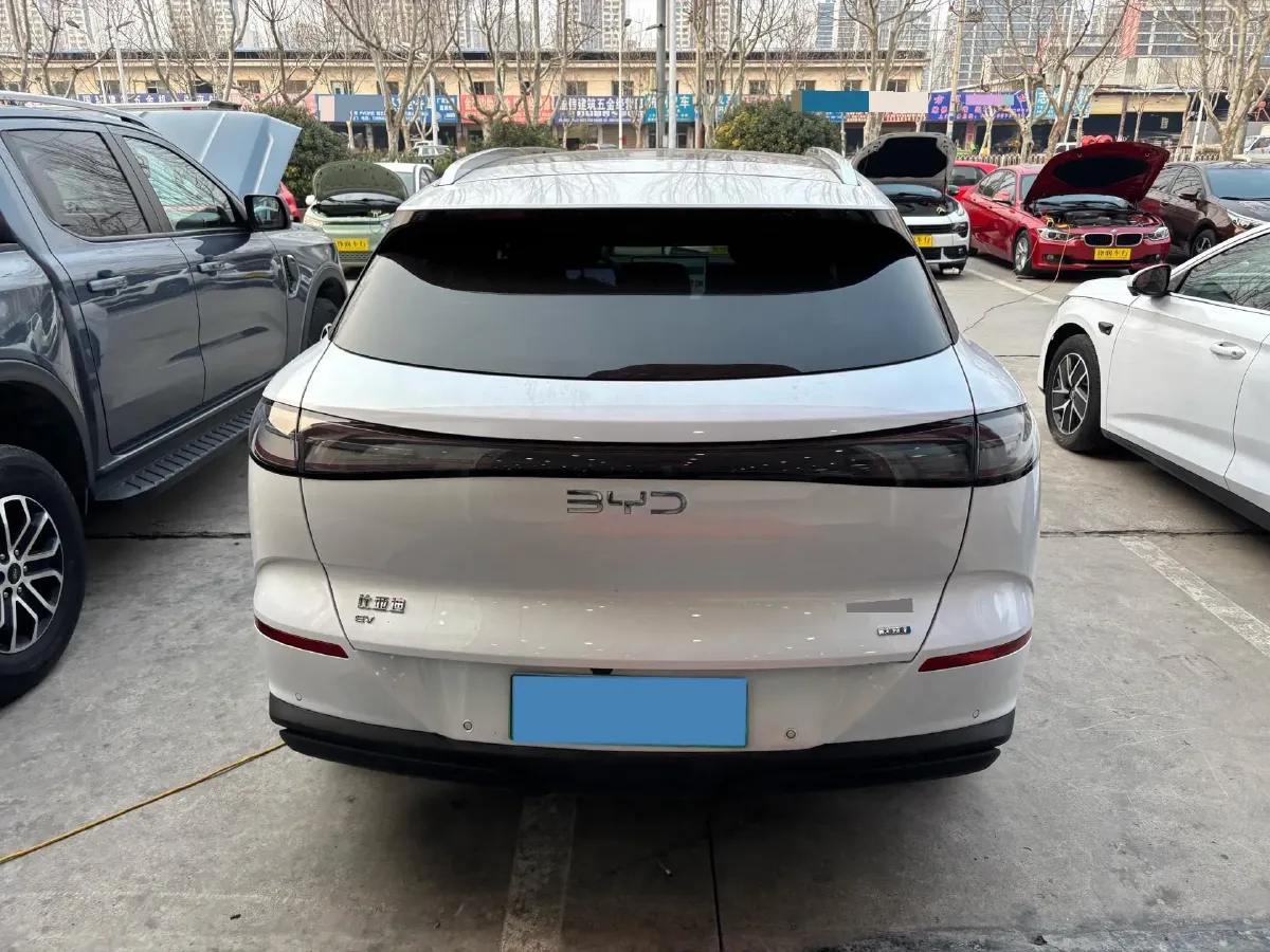 2025 LanDian E5 PLUS 1.5L 95HP L4 E-CVT PHEV,autocango,china used car exporter,china ev exporter,chinese used car exporter,chinese used ev exporter
