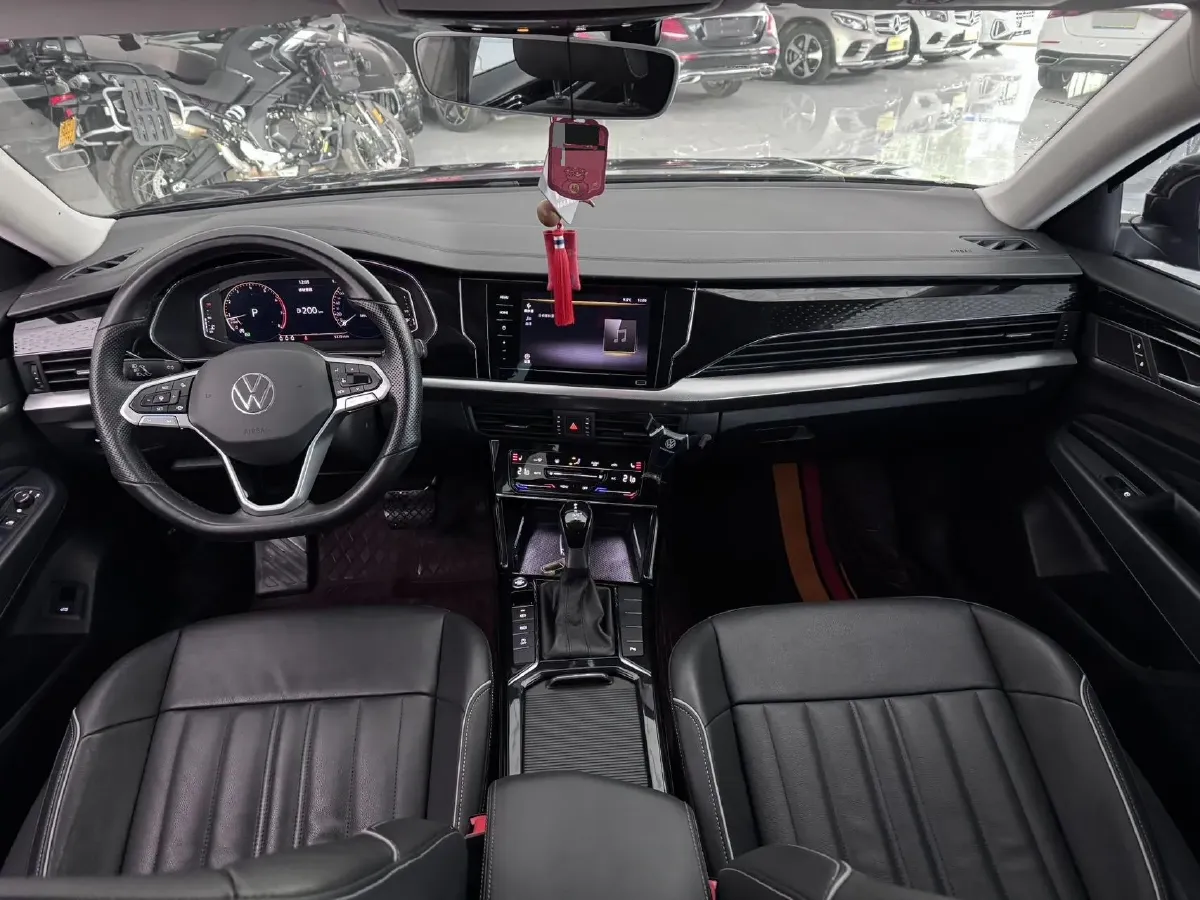 2021 Volkswagen Passat 2.0T 186HP L4 7DCT,autocango,china used car exporter,china ev exporter,chinese used car exporter,chinese used ev exporter