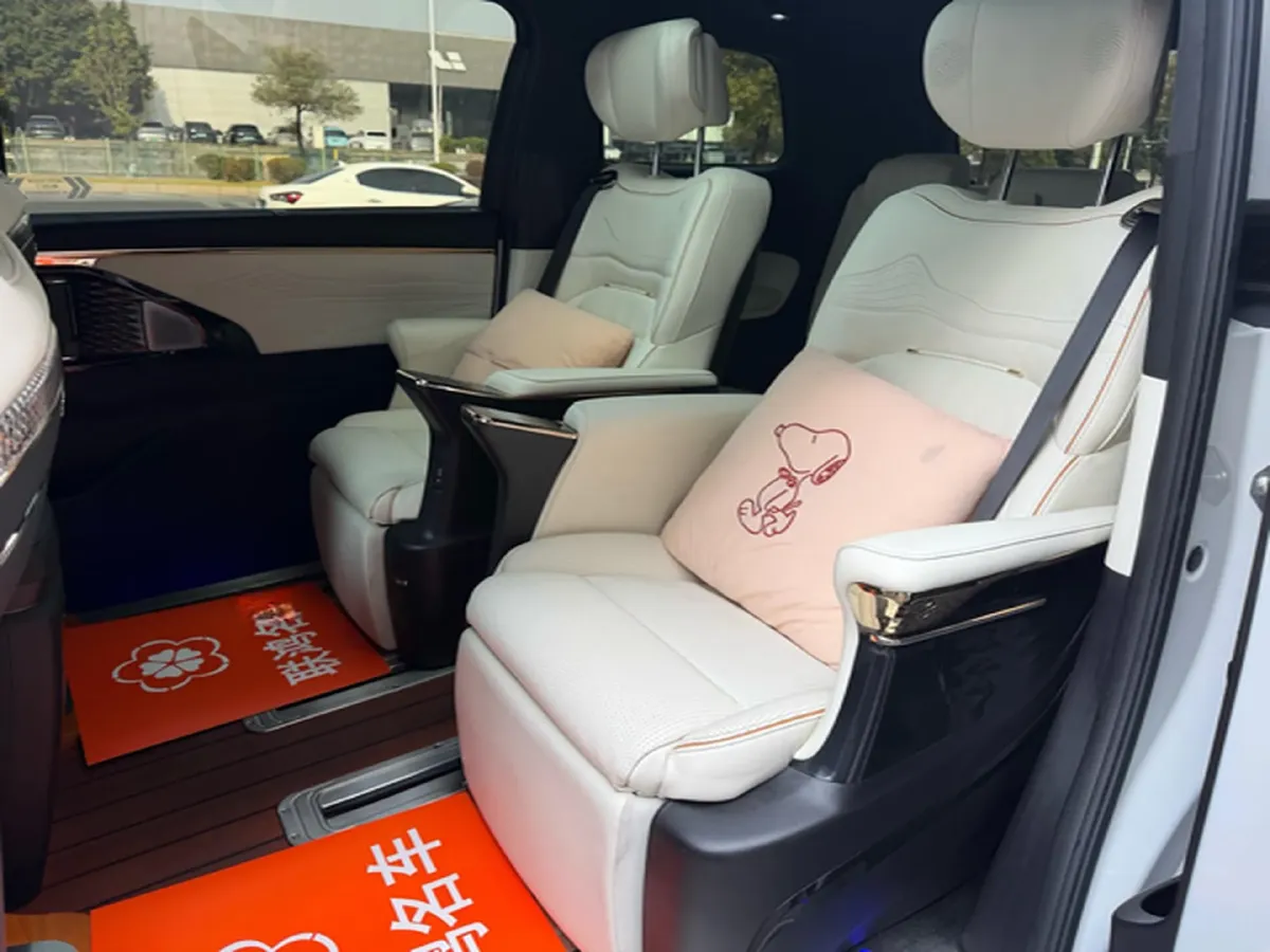 2023 GAC Trumpchi M8 2.0T 190HP L4 E-CVT Hybrid,autocango,china used car exporter,china ev exporter,chinese used car exporter,chinese used ev exporter