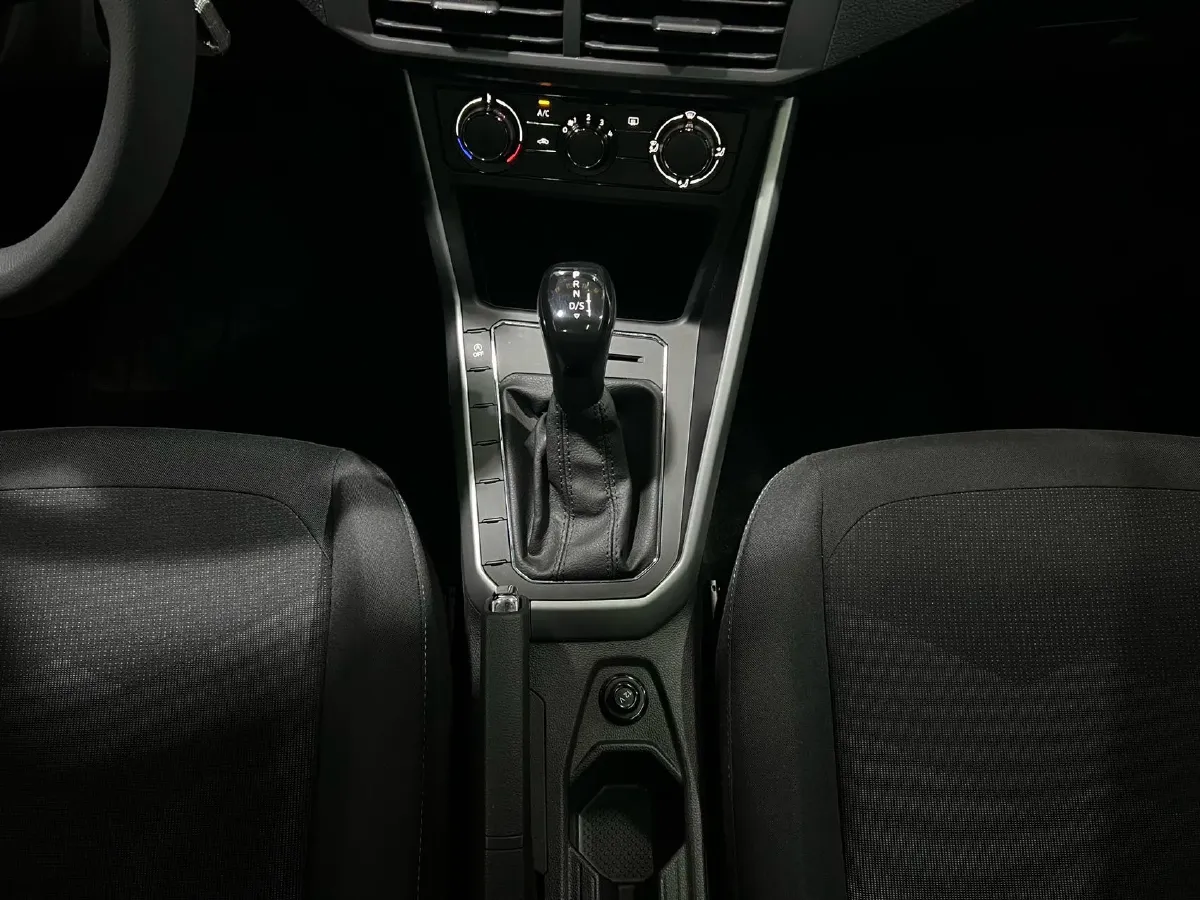 2021 Bestune T55 1.5T 169HP L4 7DCT,autocango,china used car exporter,china ev exporter,chinese used car exporter,chinese used ev exporter