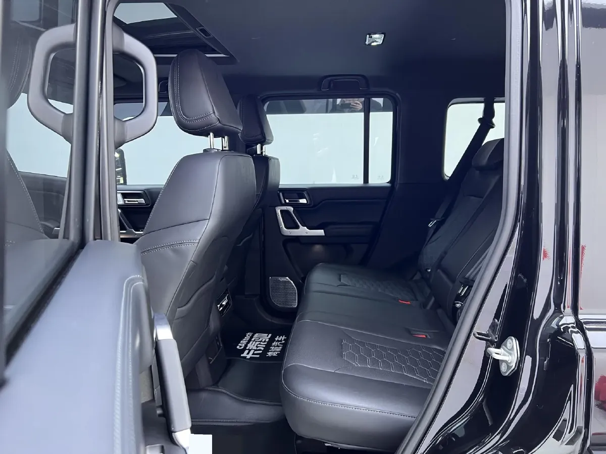 2025 212 212 T01 2.0T 252HP L4 8AT,autocango,china used car exporter,china ev exporter,chinese used car exporter,chinese used ev exporter