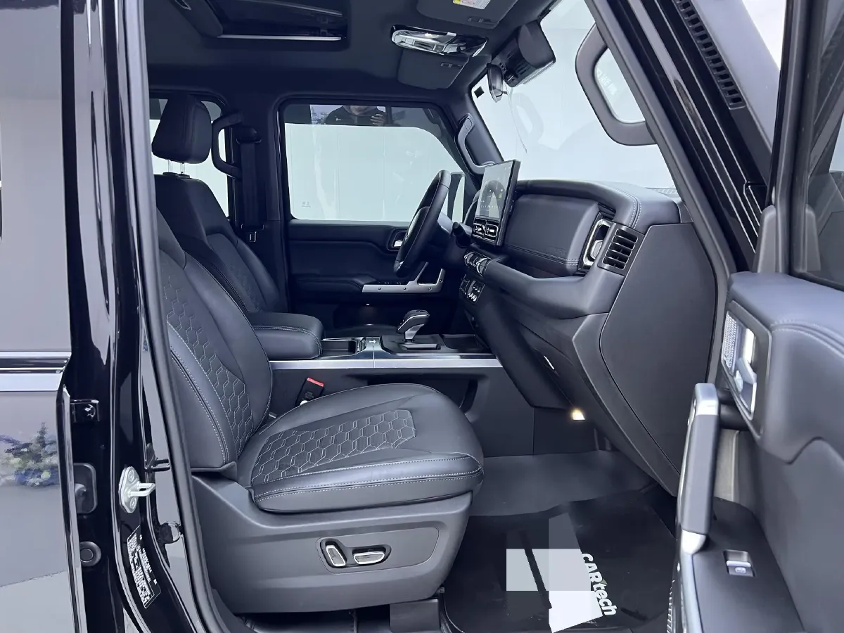 2025 212 212 T01 2.0T 252HP L4 8AT,autocango,china used car exporter,china ev exporter,chinese used car exporter,chinese used ev exporter