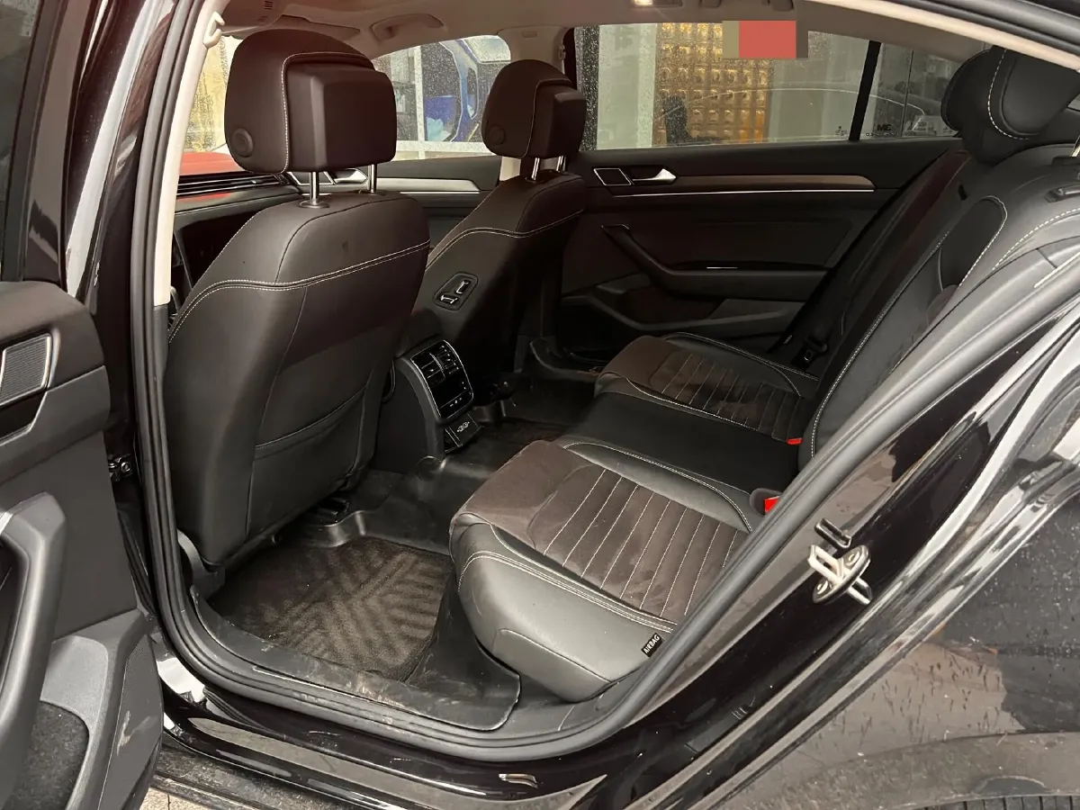 2020 Volkswagen Magotan 2.0T 186HP L4 7DCT,autocango,china used car exporter,china ev exporter,chinese used car exporter,chinese used ev exporter