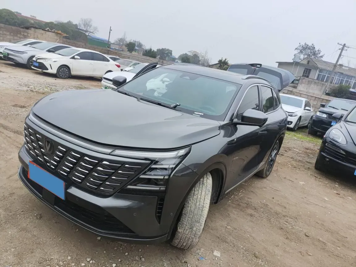 2025 ChangAn CS75 Plus 1.5T 192HP L4 8AT,autocango,china used car exporter,china ev exporter,chinese used car exporter,chinese used ev exporter