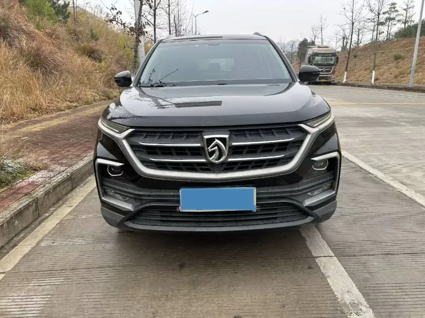 2018 BaoJun 530 1.5T 150HP L4 6MT,autocango,china used car exporter,china ev exporter,chinese used car exporter,chinese used ev exporter