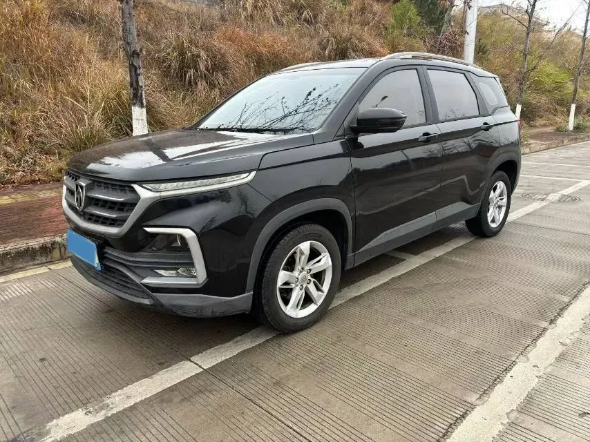 2018 BaoJun 530 1.5T 150HP L4 6MT,autocango,china used car exporter,china ev exporter,chinese used car exporter,chinese used ev exporter
