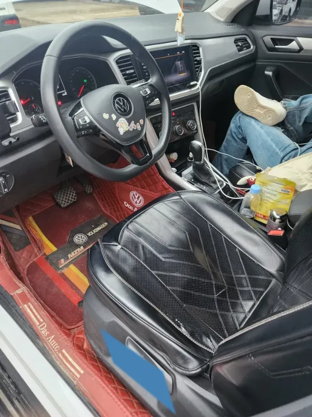 2022 Volkswagen T-Roc 1.4T 150HP L4 7DCT,autocango,china used car exporter,china ev exporter,chinese used car exporter,chinese used ev exporter