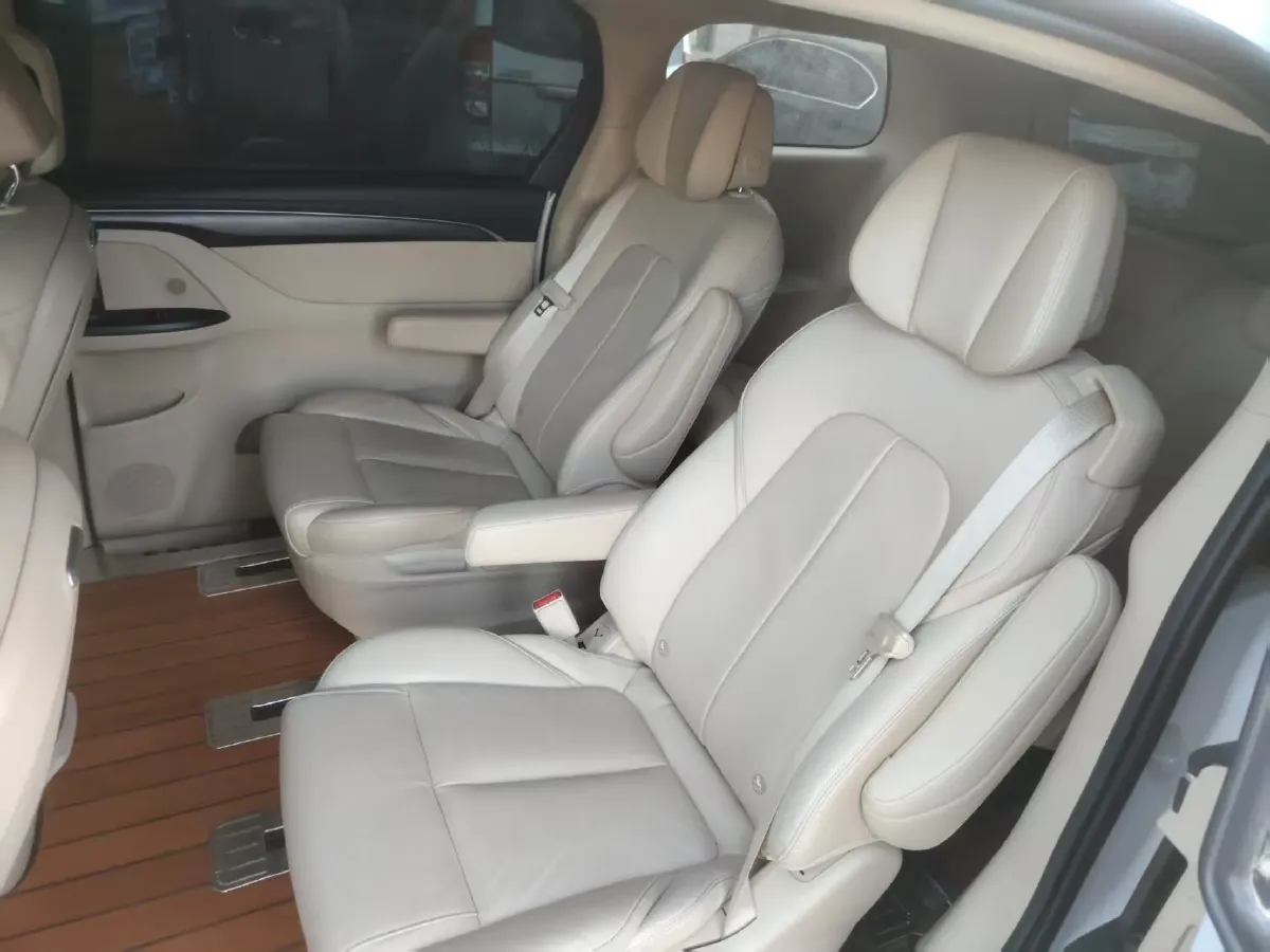 2022 Buick GL8 2.0T 237HP L4 9AT,autocango,china used car exporter,china ev exporter,chinese used car exporter,chinese used ev exporter